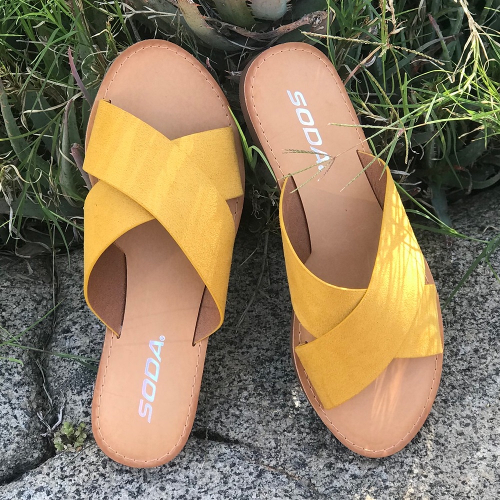 Crossband sandals - Picture 5 of 7